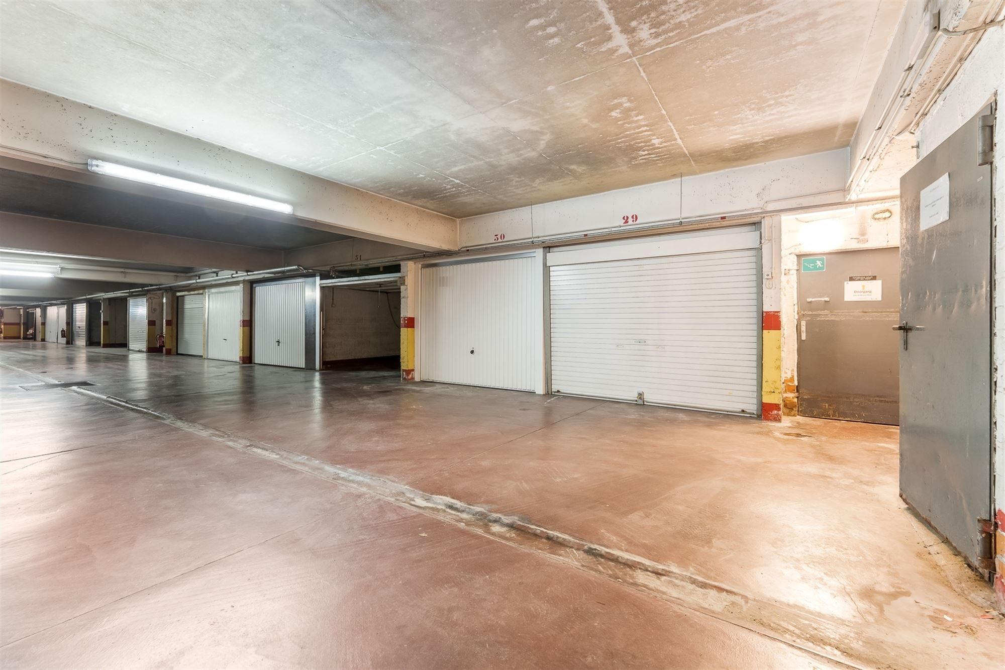 INSTAPKLAAR EN VERNIEUWD 1 SLAAPKAMER APPARTEMENT OP WANDELAFSTAND VAN HET CENTRUM foto 20
