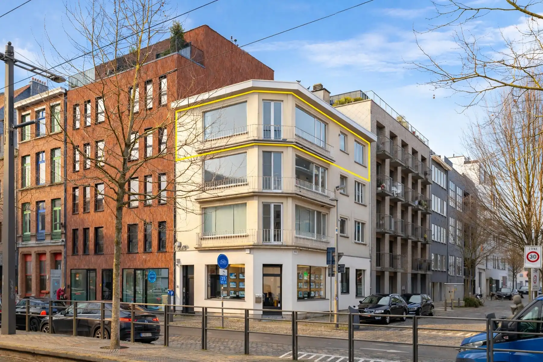 Lichtrijk appartement met twee slaapkamers op het Eilandje. foto {{pictureIndex}}