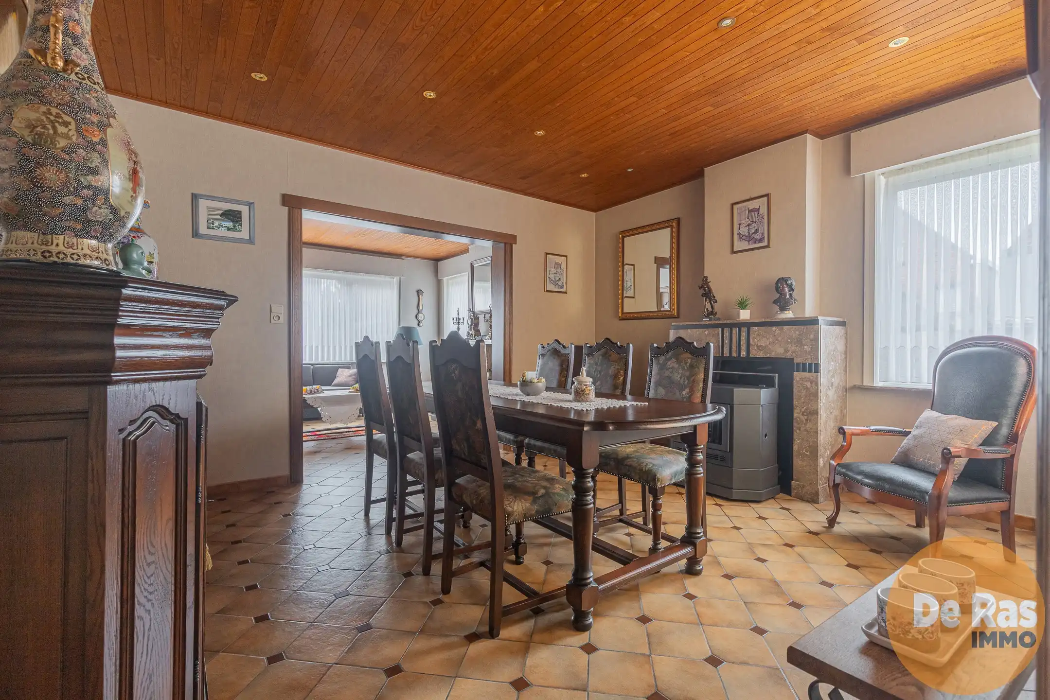 LEDE- Stevige halfopen bebouwing pal in centrum! foto 4