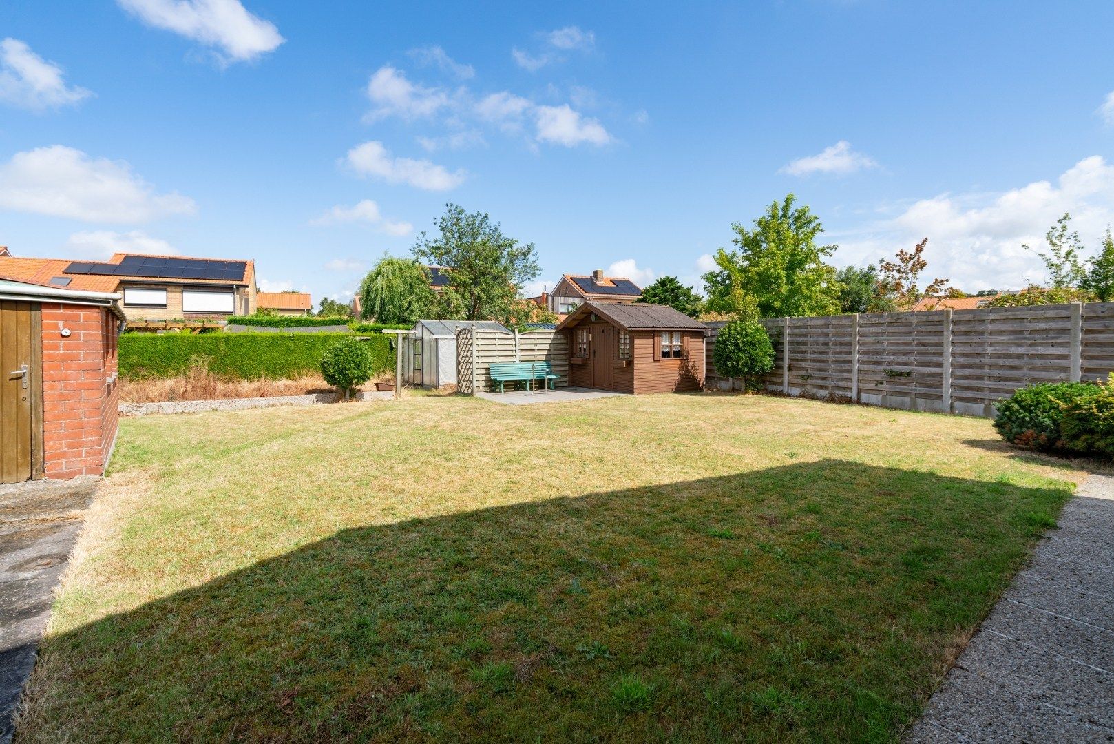 Te renoveren gelijkvloerse villa op een royaal perceel van 745 m² in de Warandestraat 65 – solide basis met groeipotentieel foto 8