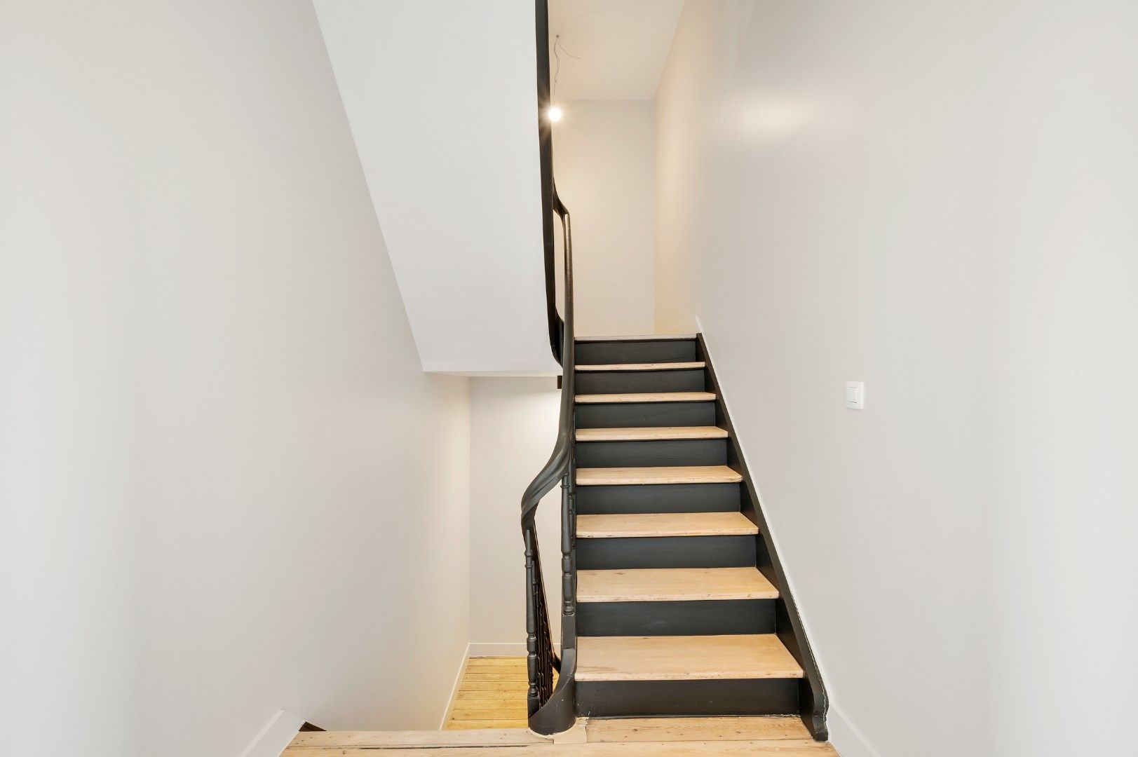 ENERGETISCHE HOOGSTAANDE GERENOVEERDE WONING MET VERWAMRD ZWEMBAD foto 15