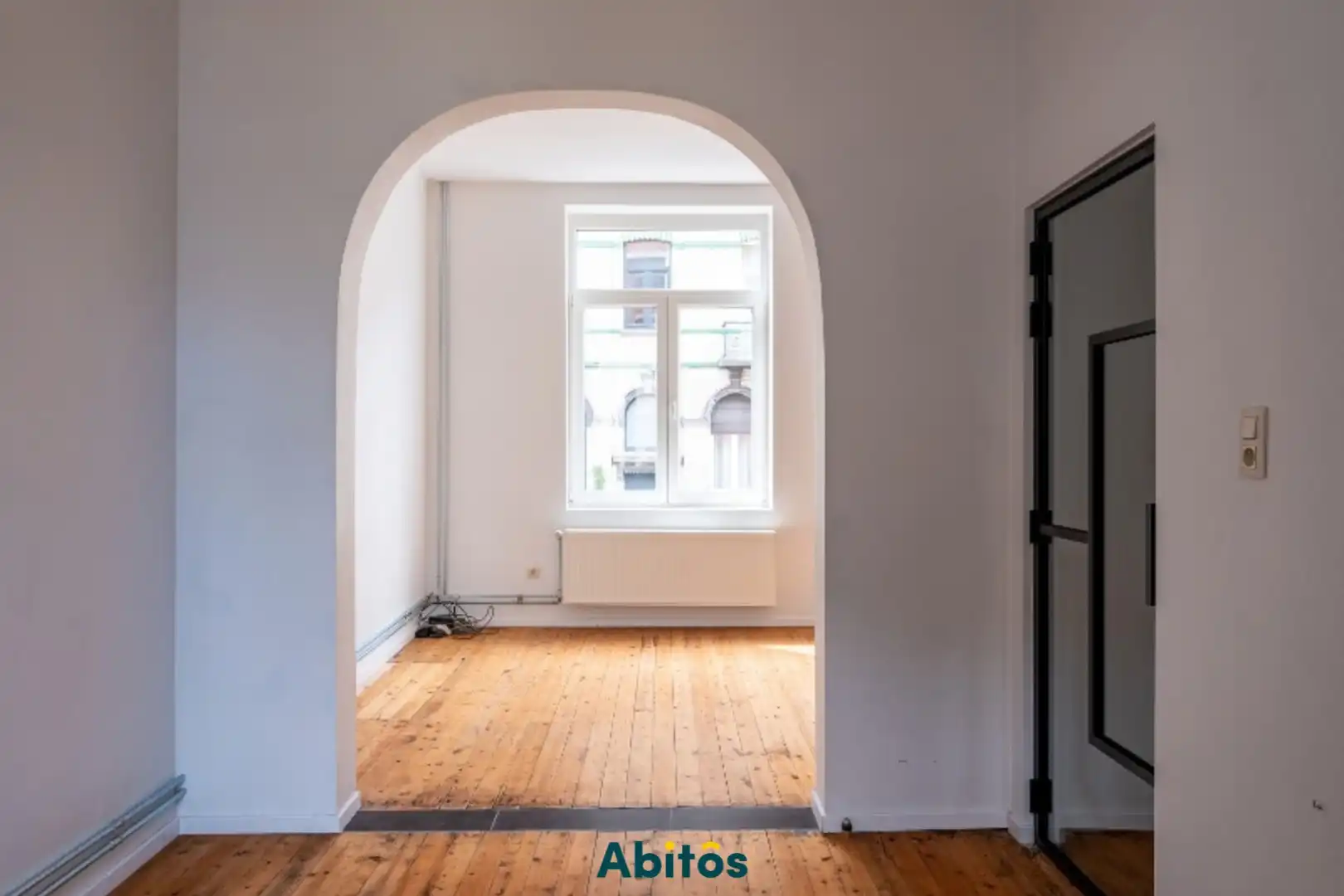 Gerenoveerde herenwoning met 4 slaapkamers en 2 badkamers foto 3