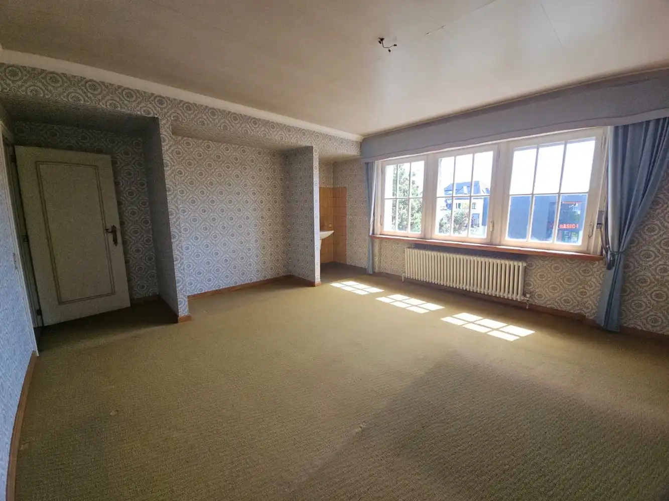Charmante, te renoveren villa op gunstige locatie foto 21