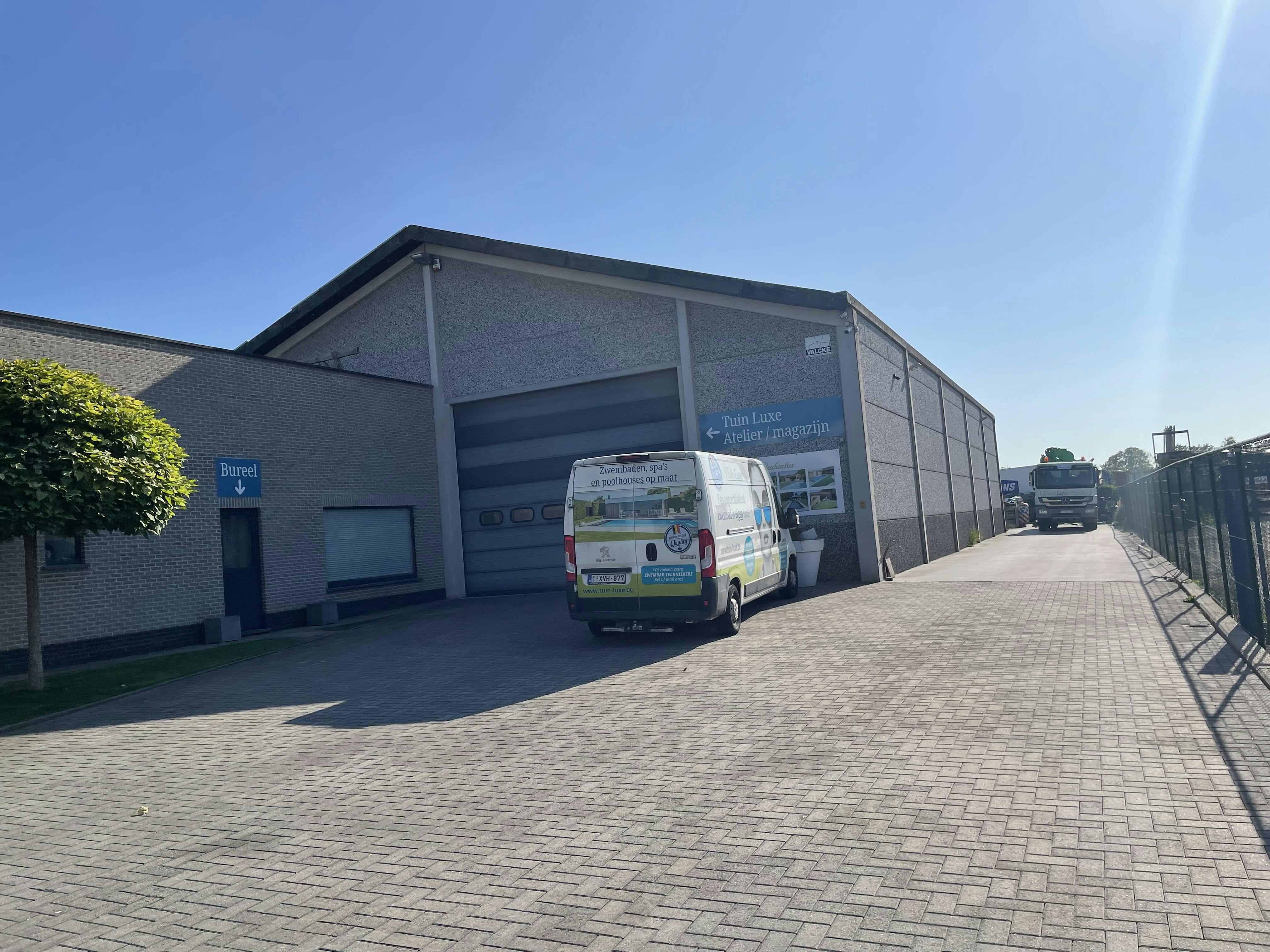 Luxe villa met exclusieve tuin en magazijn in KMO-zone foto 77