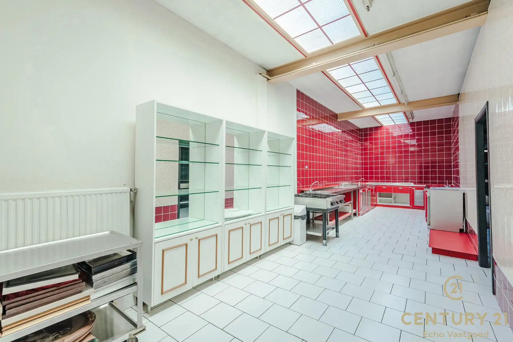 Ruim, startklaar handelspand met woonst op toplocatie foto 9