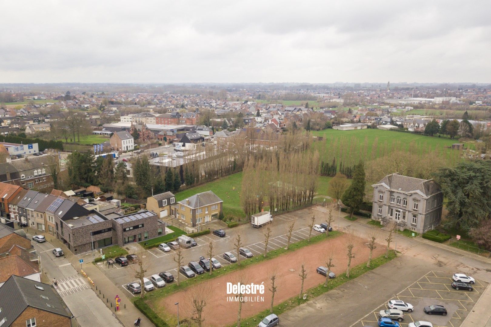 SOLIDE RUIME WONING MET POLYVALENTE RUIMTE NAAST PARK foto 2