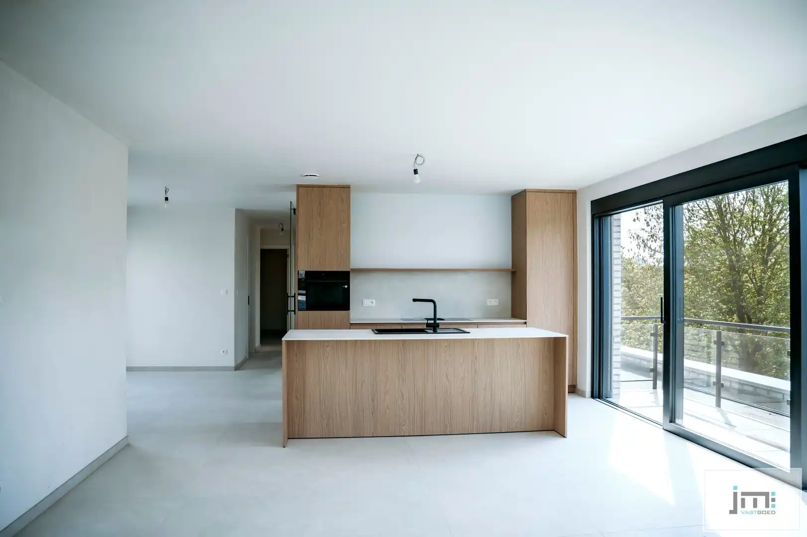Penthouse met carport en buitenberging foto 4