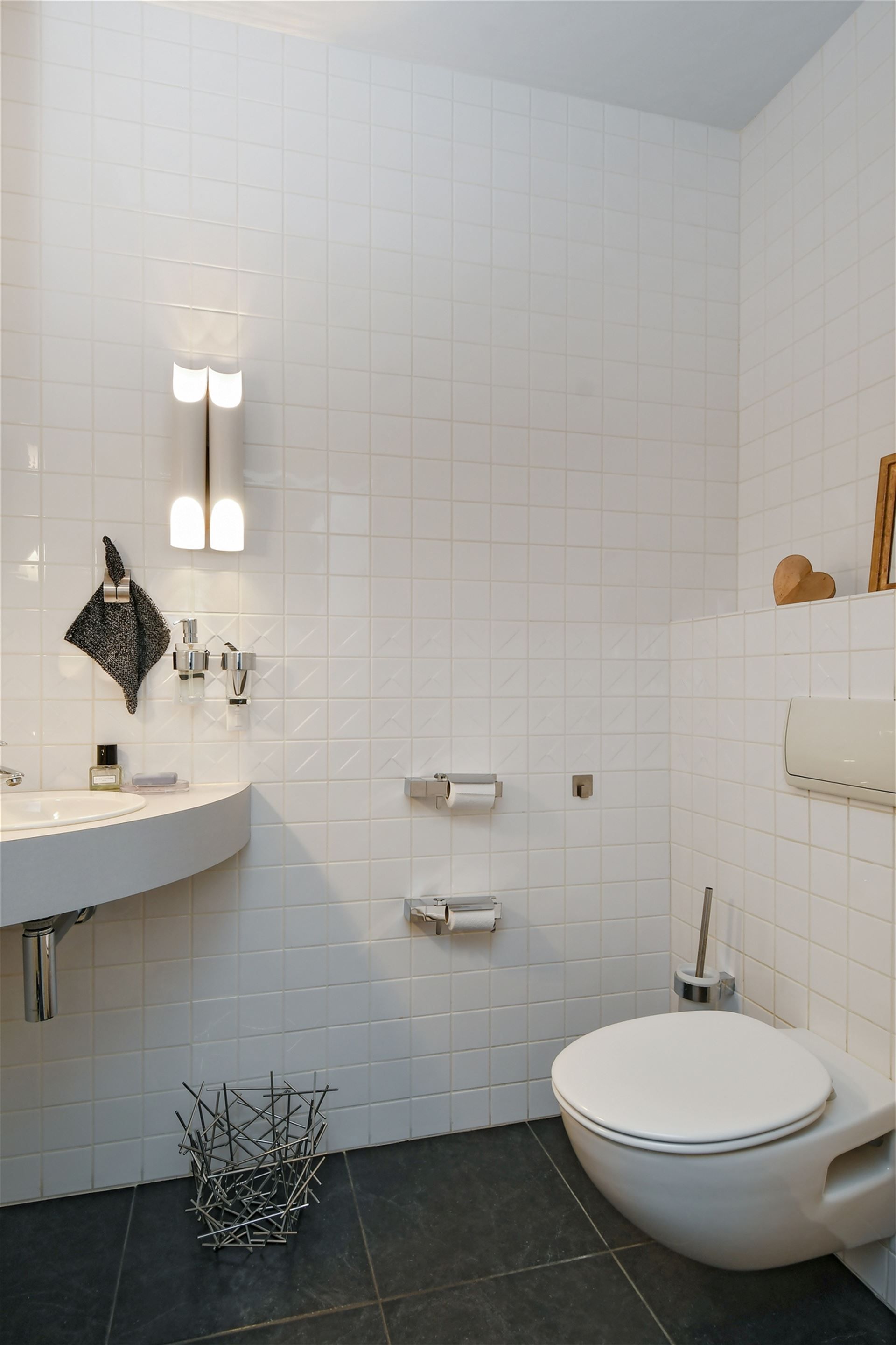 Luxueus en instapklaar appartement met 3 terrassen en ondergrondse garagebox in residentie “Leemhoek III” te Maaseik. foto 8