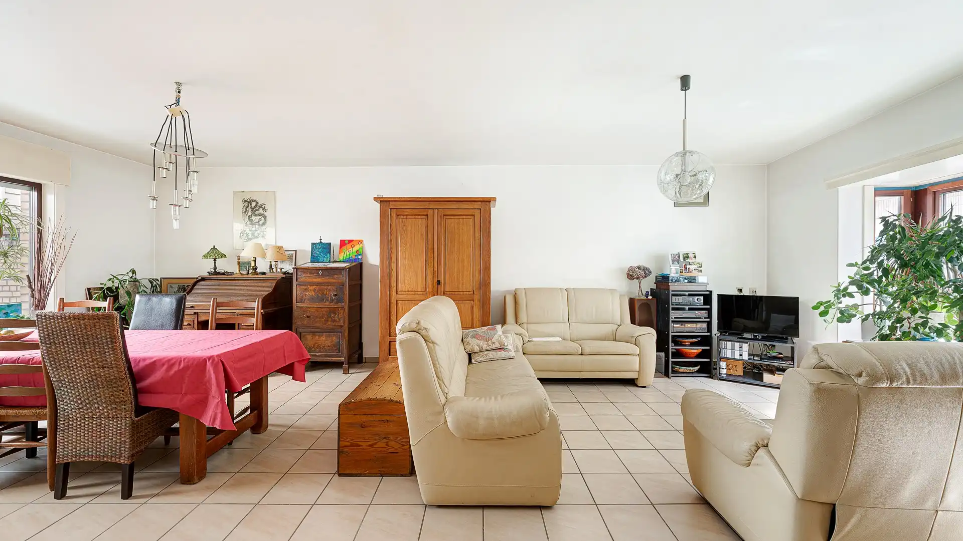 Grote woning met veel potentieel te Heist foto 2