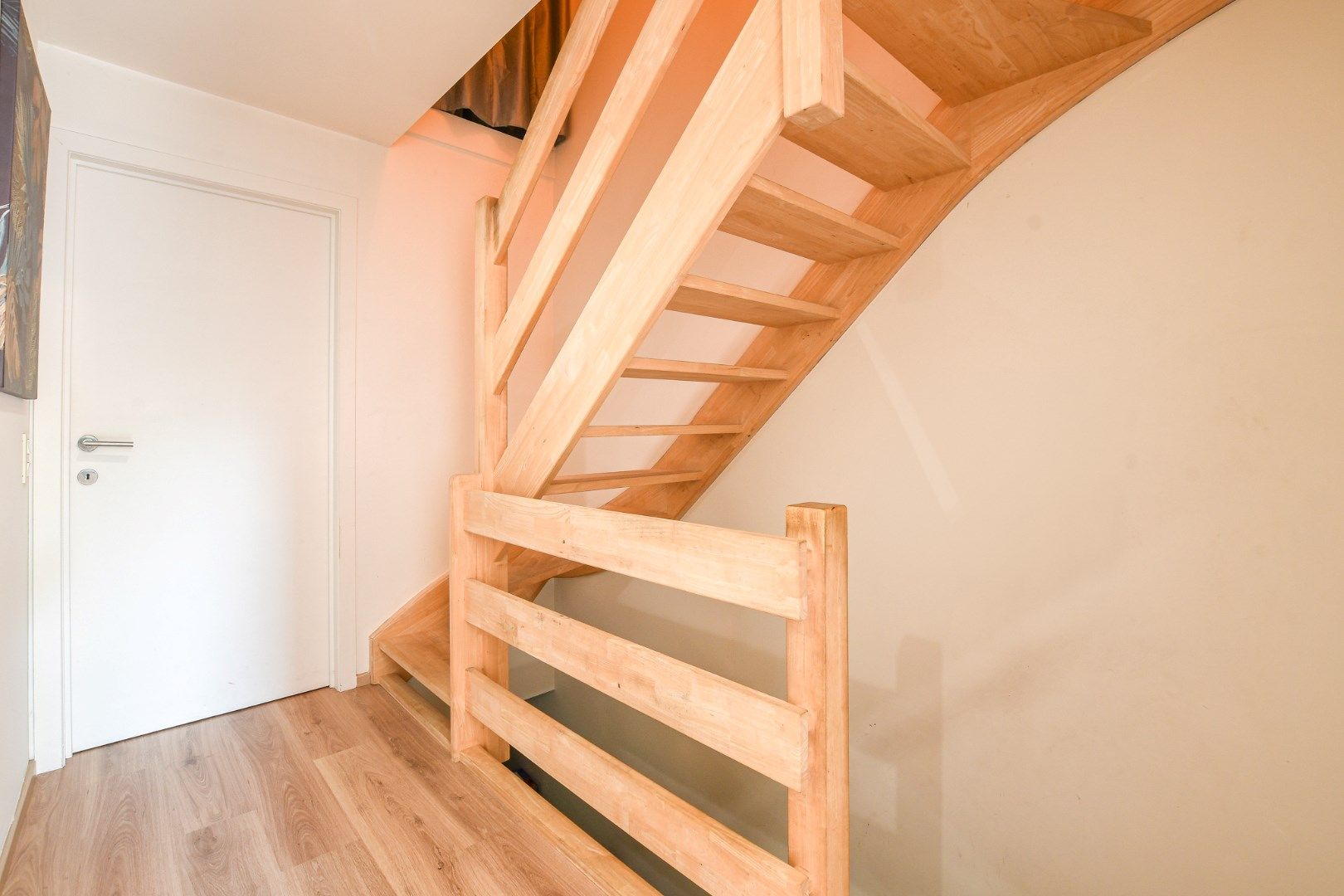 Instapklare gezinswoning met 4 slaapkamers en tuin in De Haan foto 21