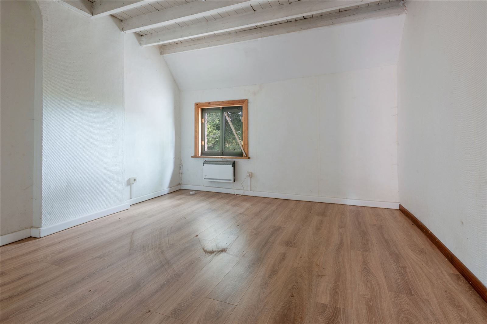 Kasteeldienstwoning te hartje Herzele foto 17