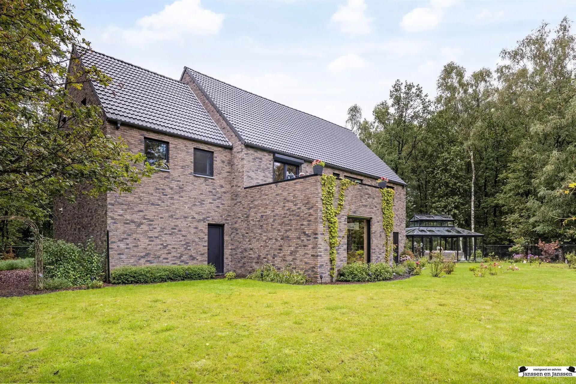 Zeldzame nieuwbouwwoning op een perceel van 40 are met imposante tuin in Kapellen  foto 33