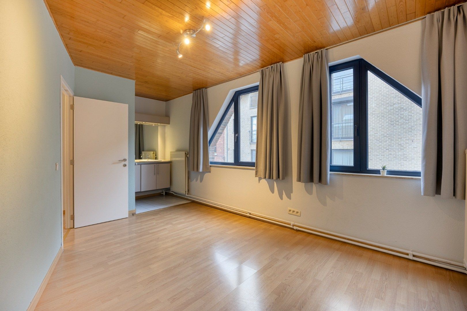 Instapklare woning met 5 slaapkamers, tuin, terras en garage in Kessel-Lo – EPC 329 kWh/m² - bewoonbare opp. 186 m² foto 21