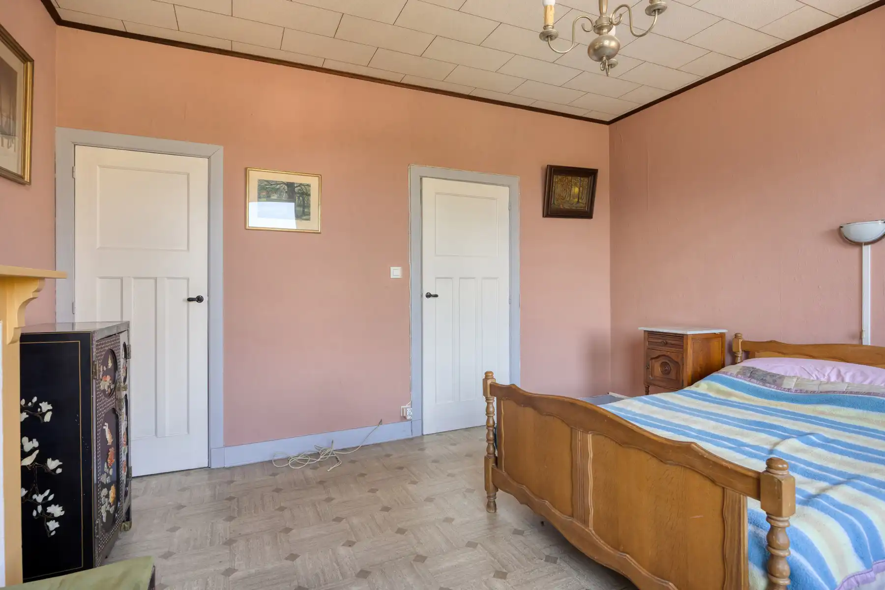 TE KOOP - gesloten bebouwing met 2 slaapkamers en tuin foto 10