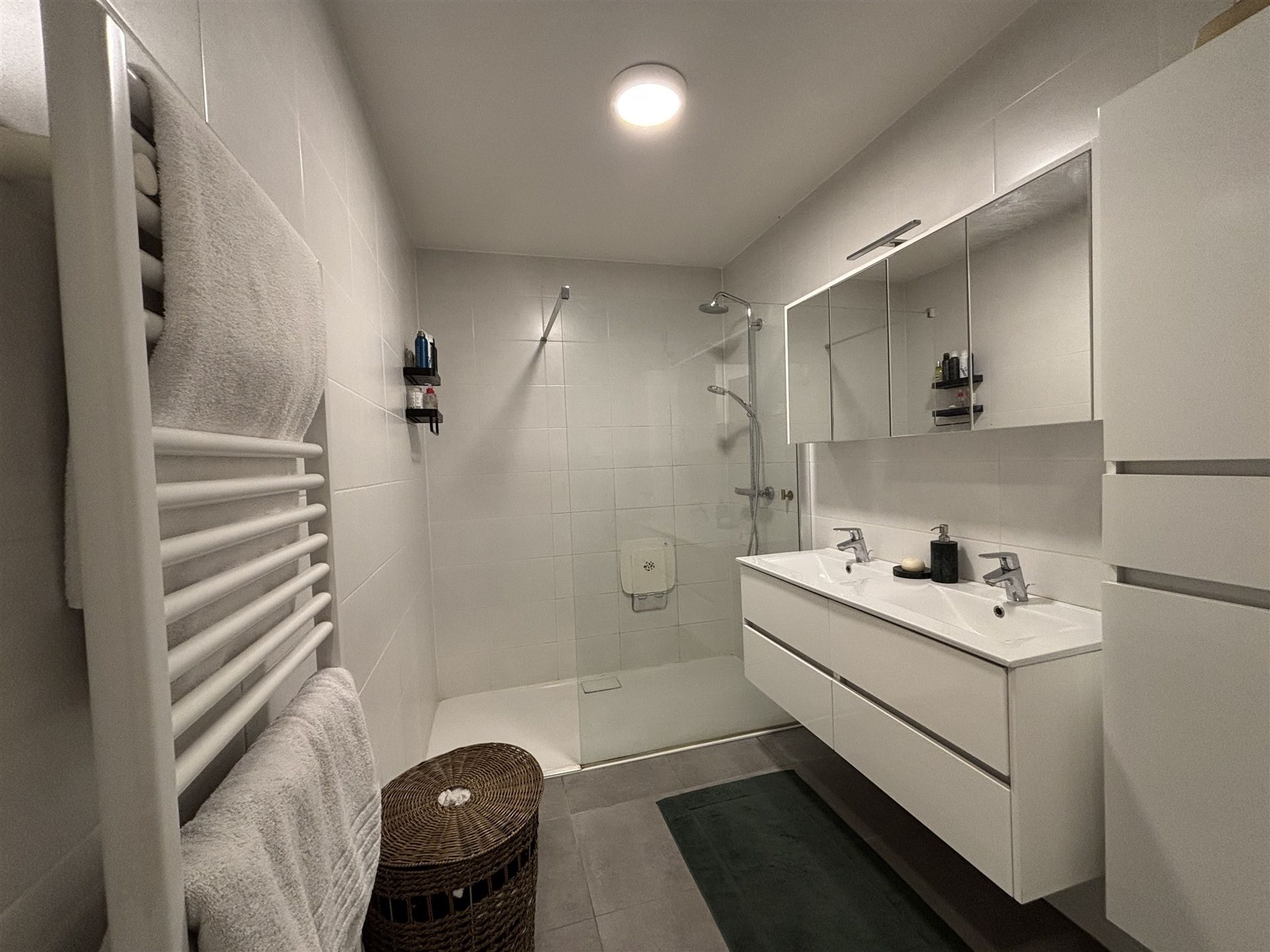 BEZOEKEN VOLZET- Appartement met twee autostaanplaatsen foto 11