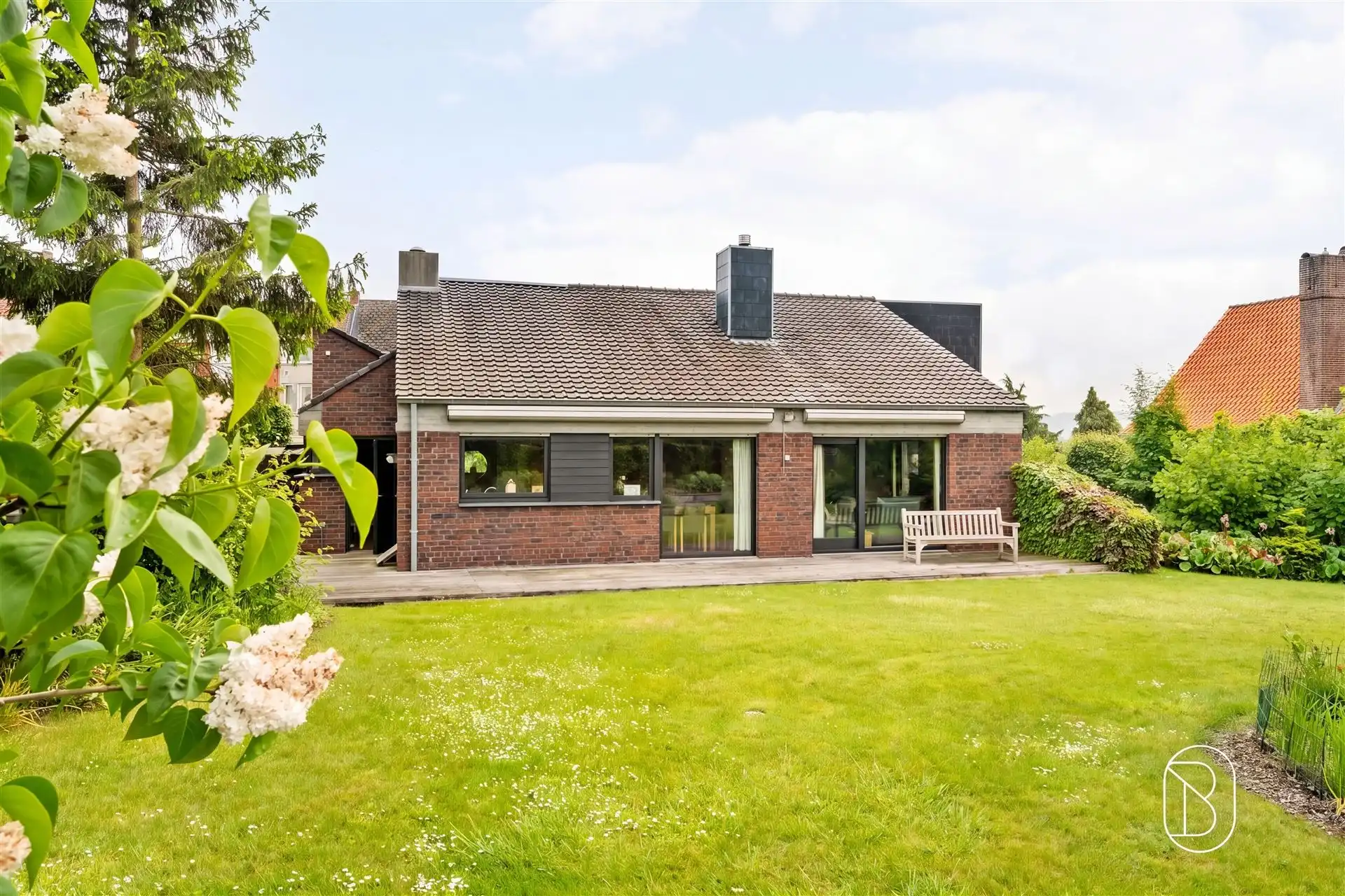 Mooi gelegen karaktervolle villa met tuin! foto 6