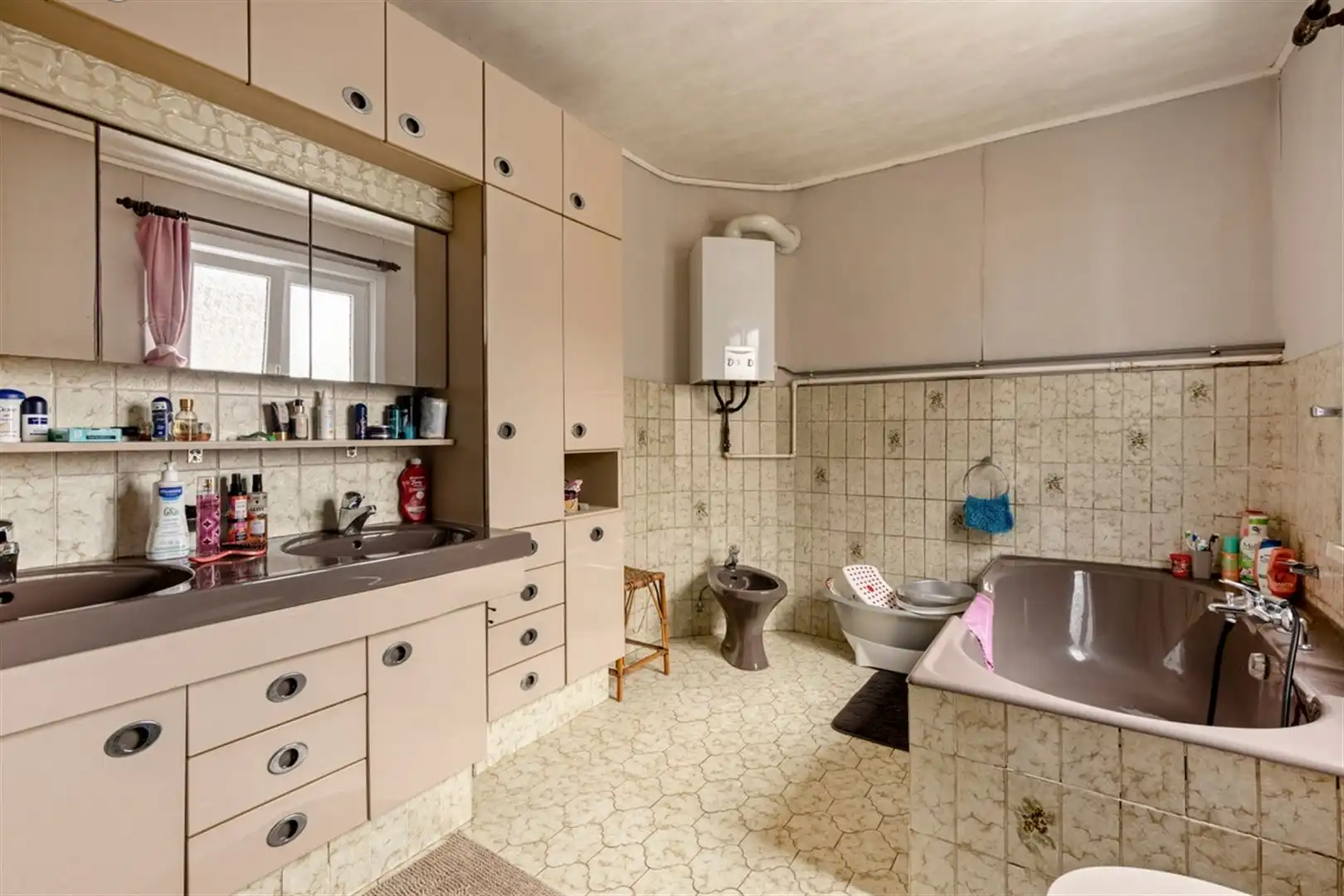 Instapklare rijwoning op 230 m² met 3 slaapkamers, 2 badkamers en grote garage. foto 12