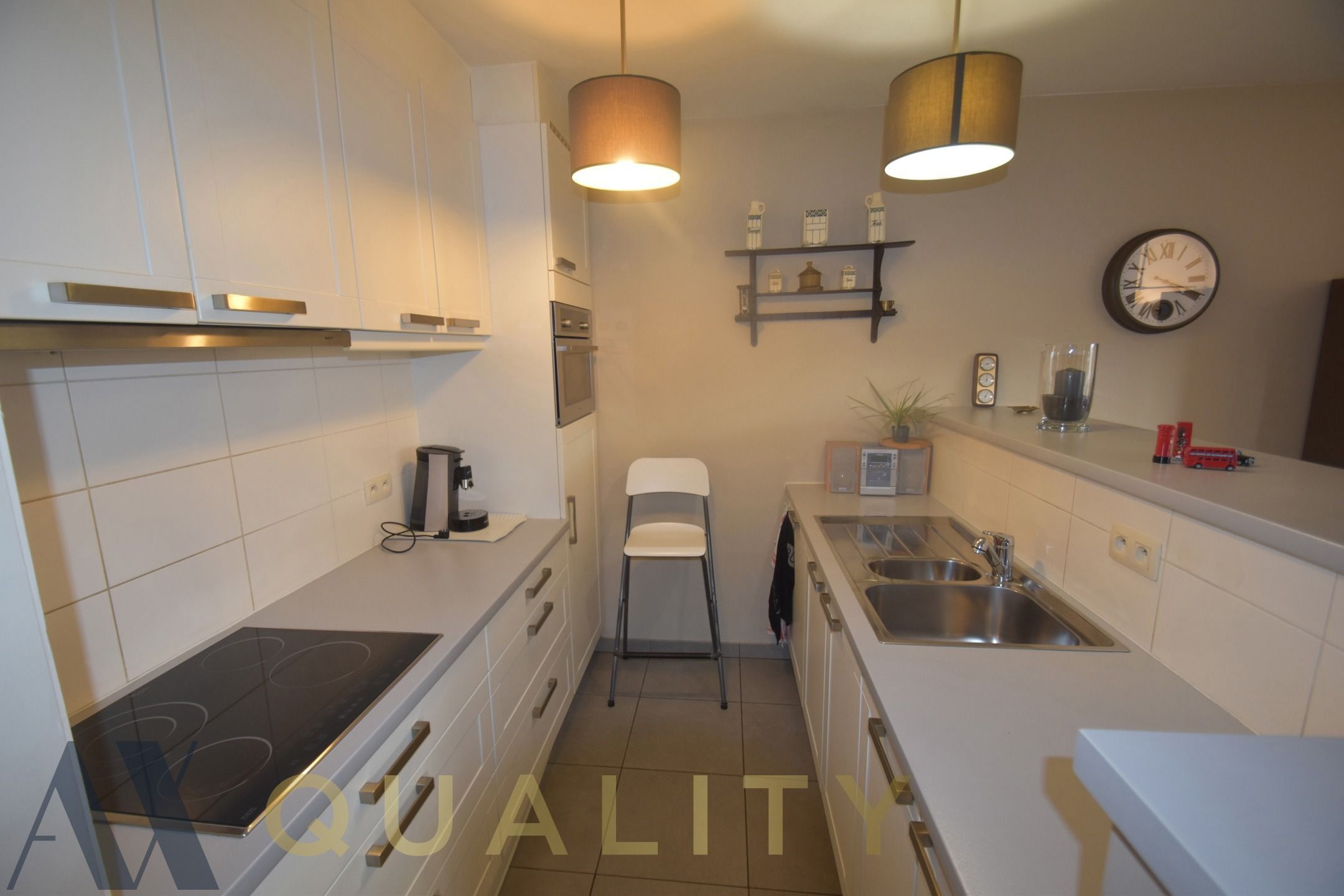 Centr. en rustig gel. energiezuin. 2 slpk.-appt. met terr., staanpl. en berging foto 3