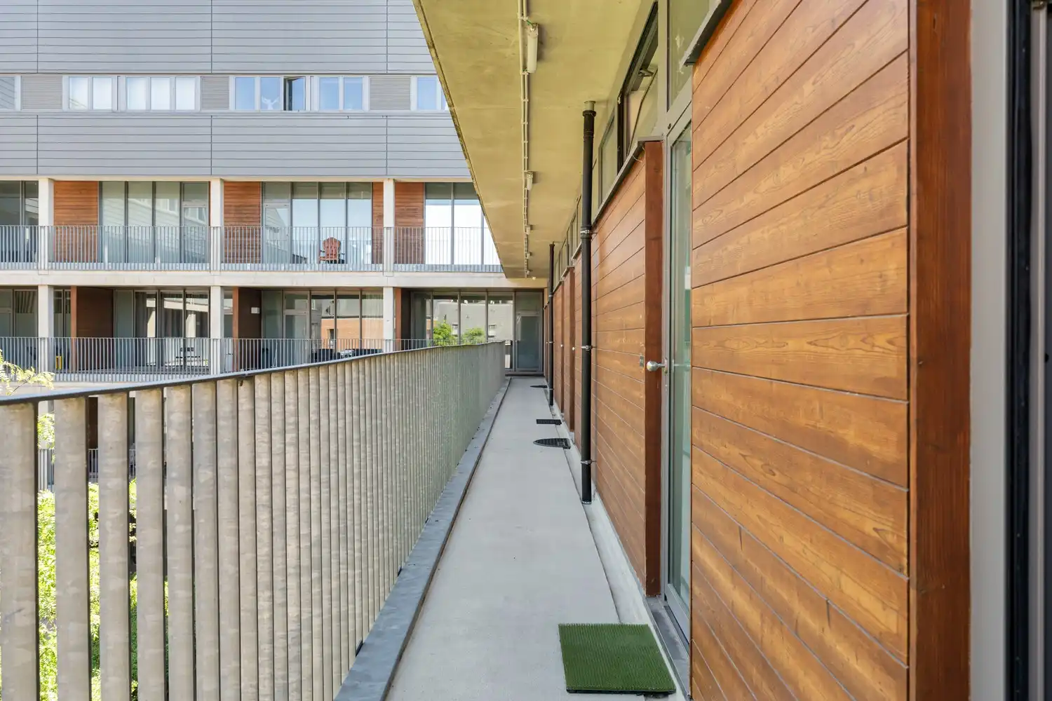 Modern en energiezuinig(A-label) appartement met 1 slaapkamer, een terras, een autostaanplaats, een kelder en een fietsenstalling te centrum Leuven! foto 3
