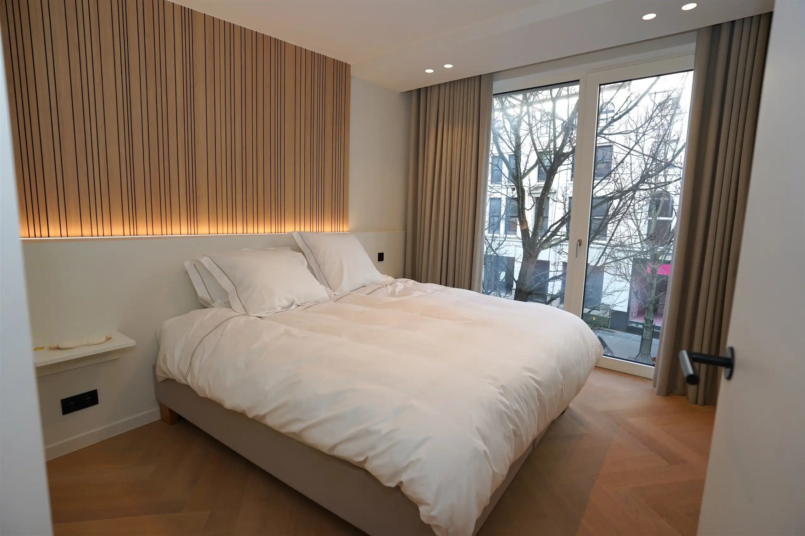 High-end  appartement met frontaal zicht op de Grote Markt met garage en extra staanplaats ! foto 17