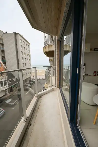 EXCLUSIEF APPARTEMENT  MET LATERAAL ZEEZICHT EN VOLLEDIG INGERICHT foto 3