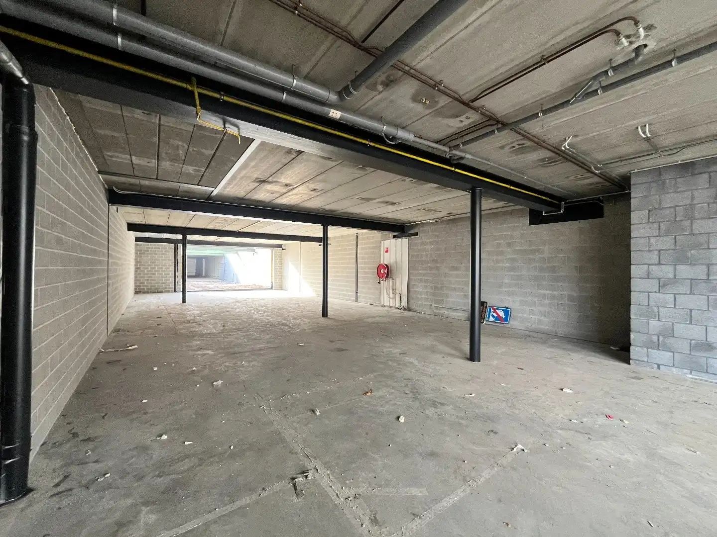 Casco commercieel gelijkvloers op toplocatie te Kapellen foto 2