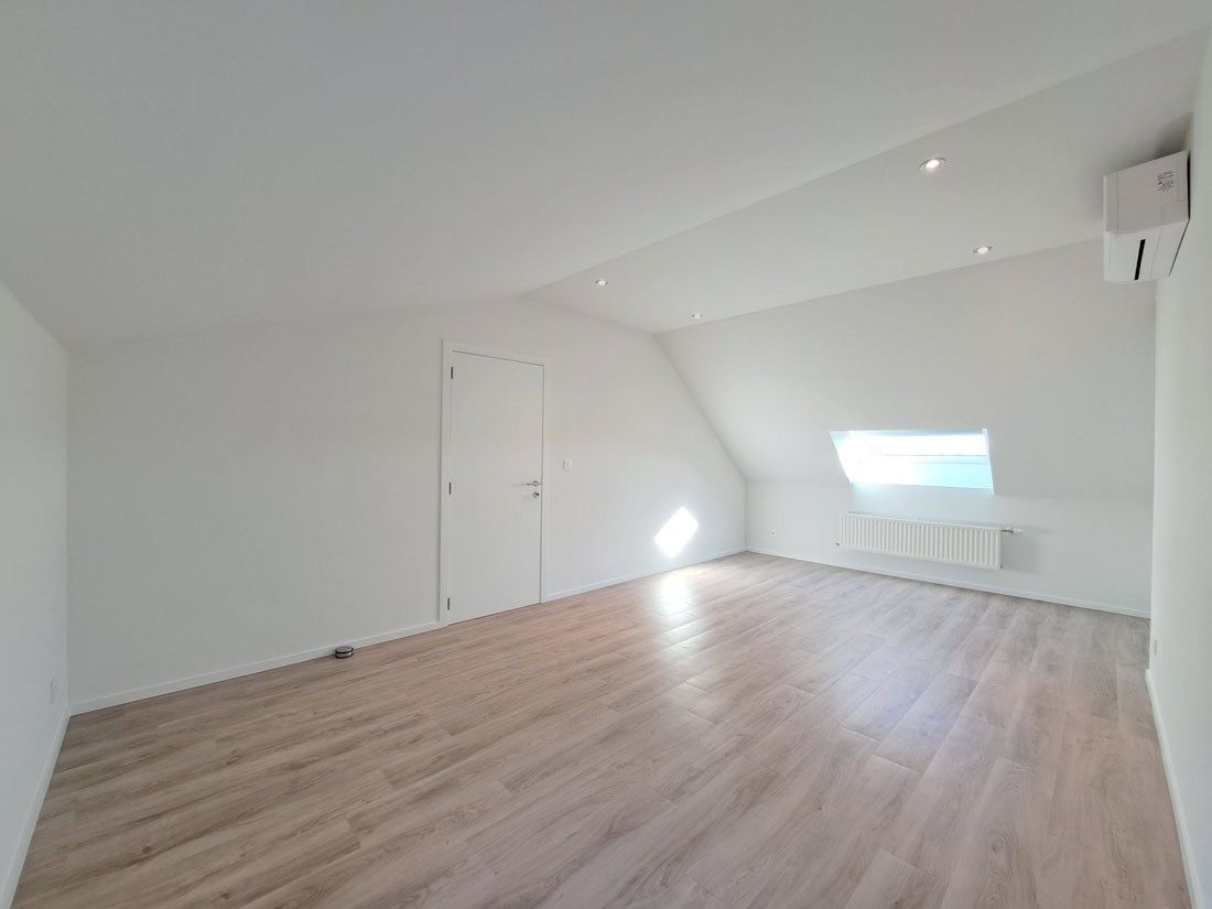 Instapklaar ruim duplex appartement te Rekem foto 14