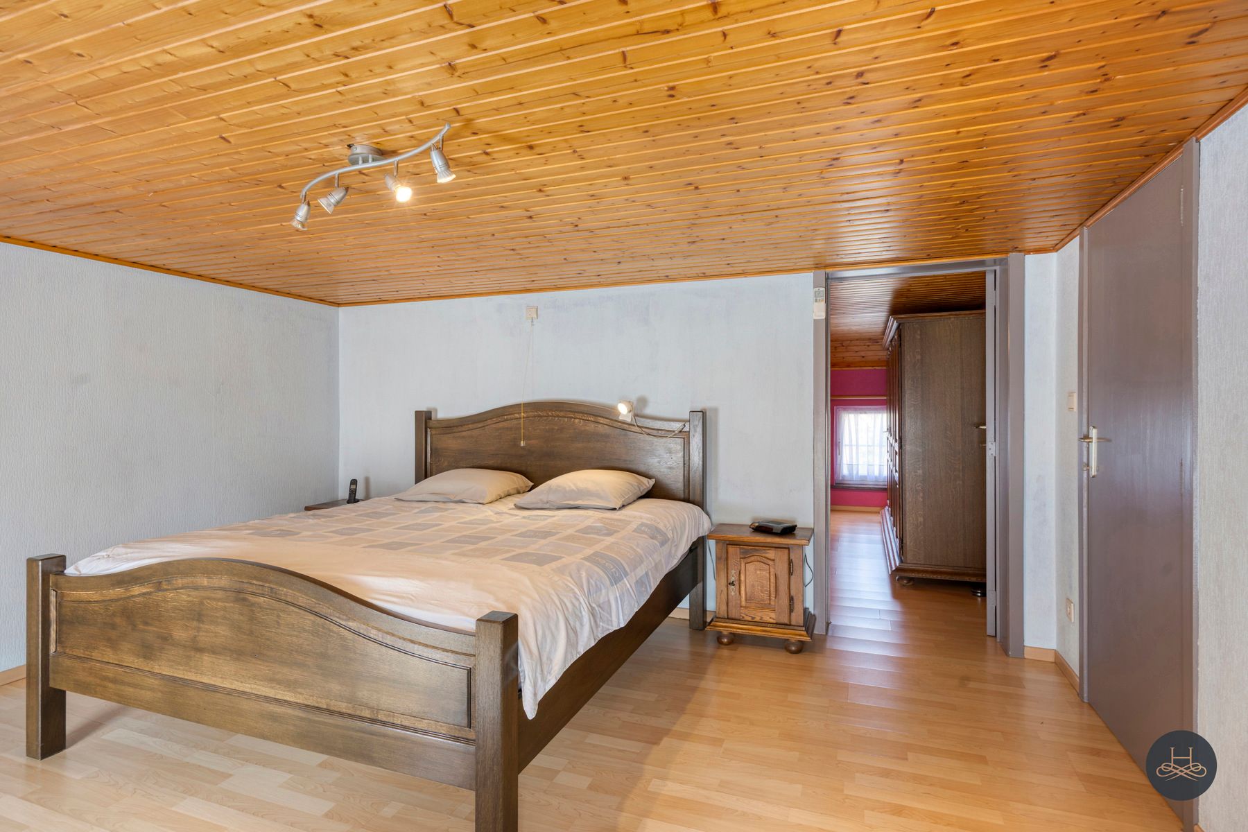 Woning met ruime loods op royaal perceel foto 15