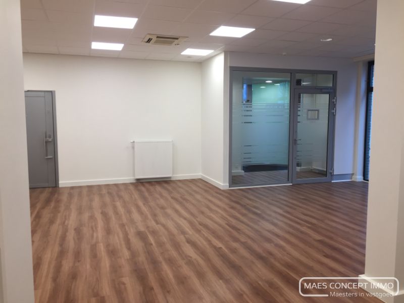 Kantoor van 180 m² te huur in Anzegem op toplocatie foto 5