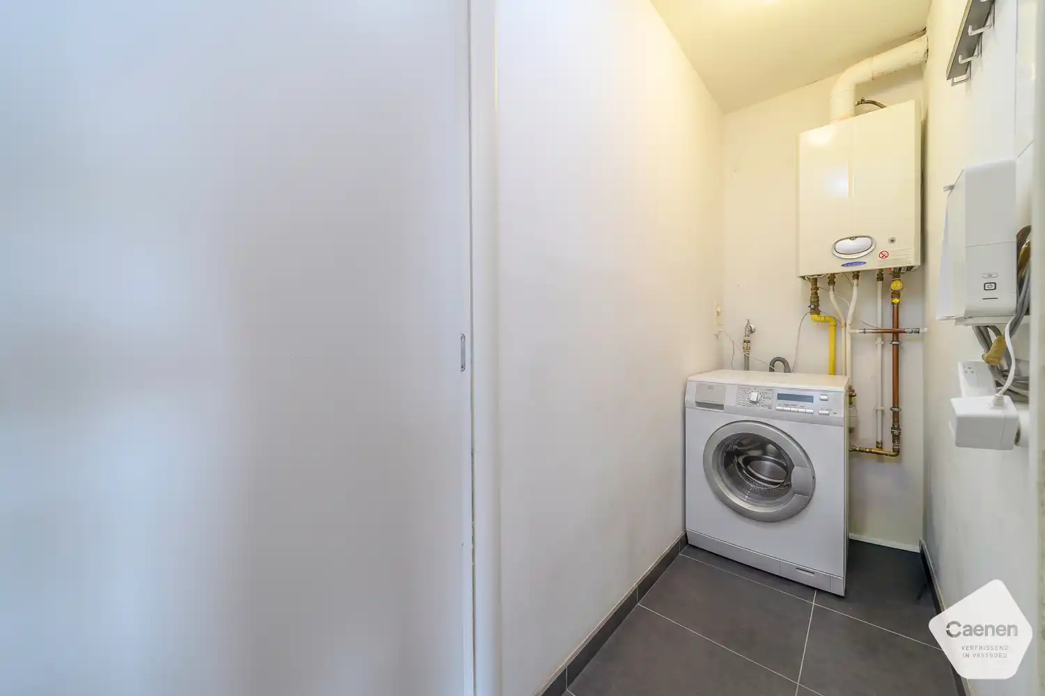 Instapklaar 2-slaapkamerappartement met zuidgericht terras nabij zee foto 9