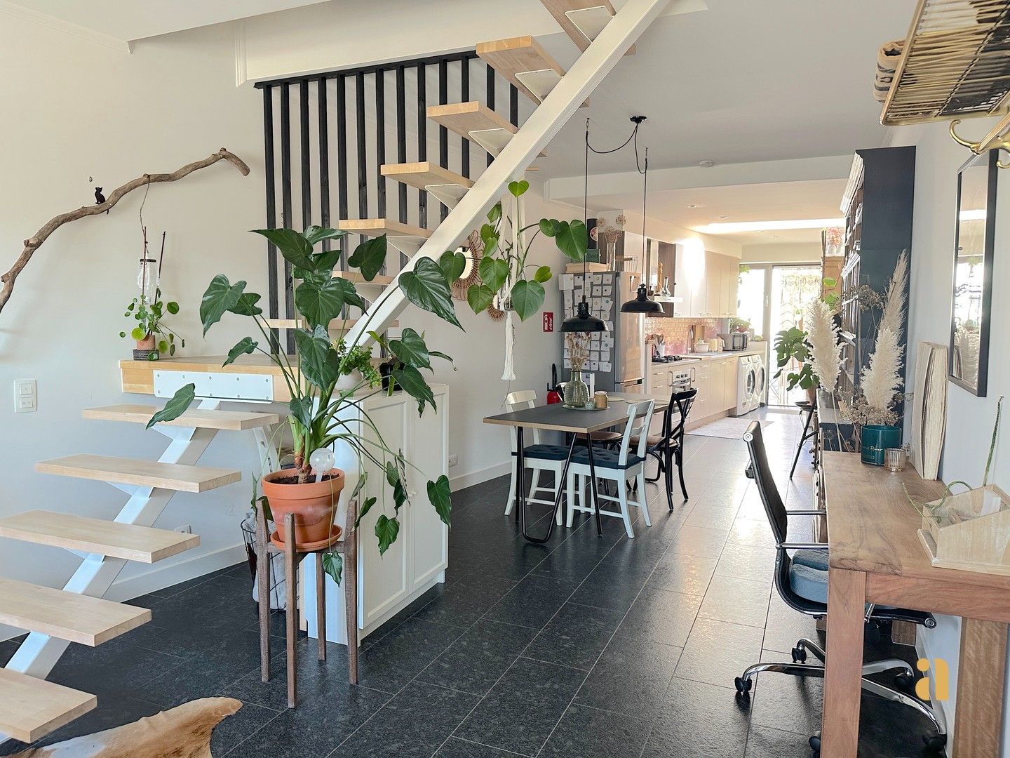 Charmante woning met een groene oase als tuin foto 10