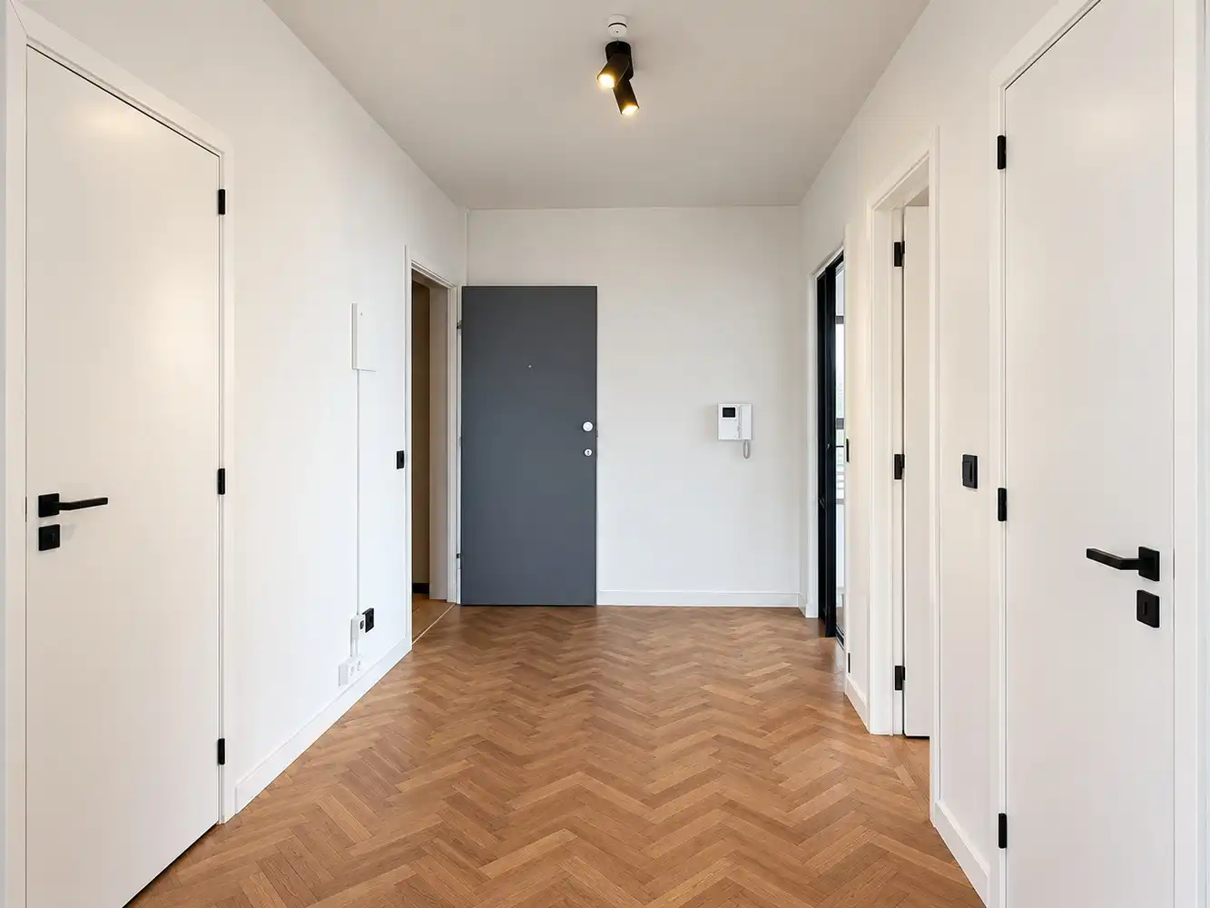 Hoogwaardig gerenoveerd en bijzonder elegant appartement met terras langs de Leie en panoramisch zicht over de stad Gent foto 18