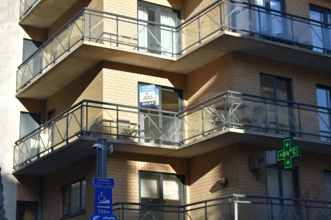 Centraal gelegen appartement met 2 slaapkamers foto 2