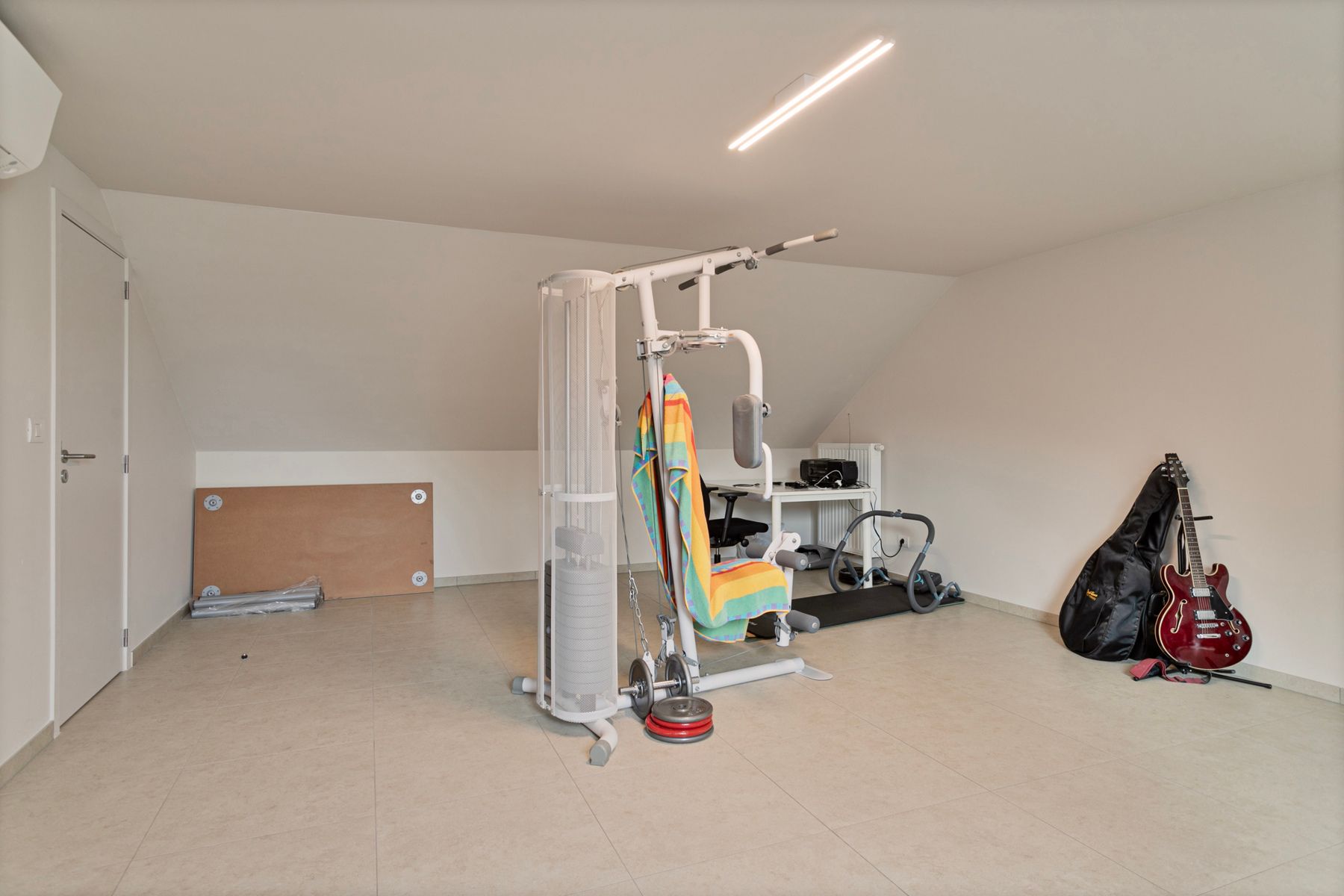 Recente instapklare woning met 4 slaapkamers ! foto 16