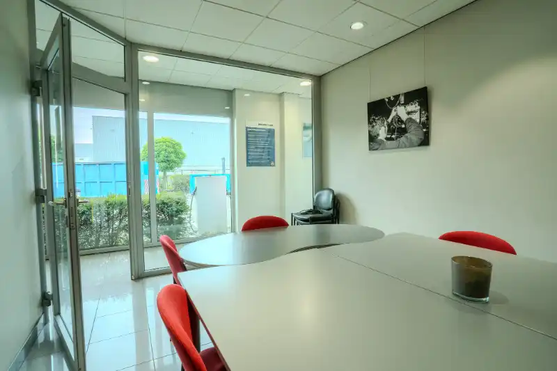 Bedrijfsgebouw te huur foto 10
