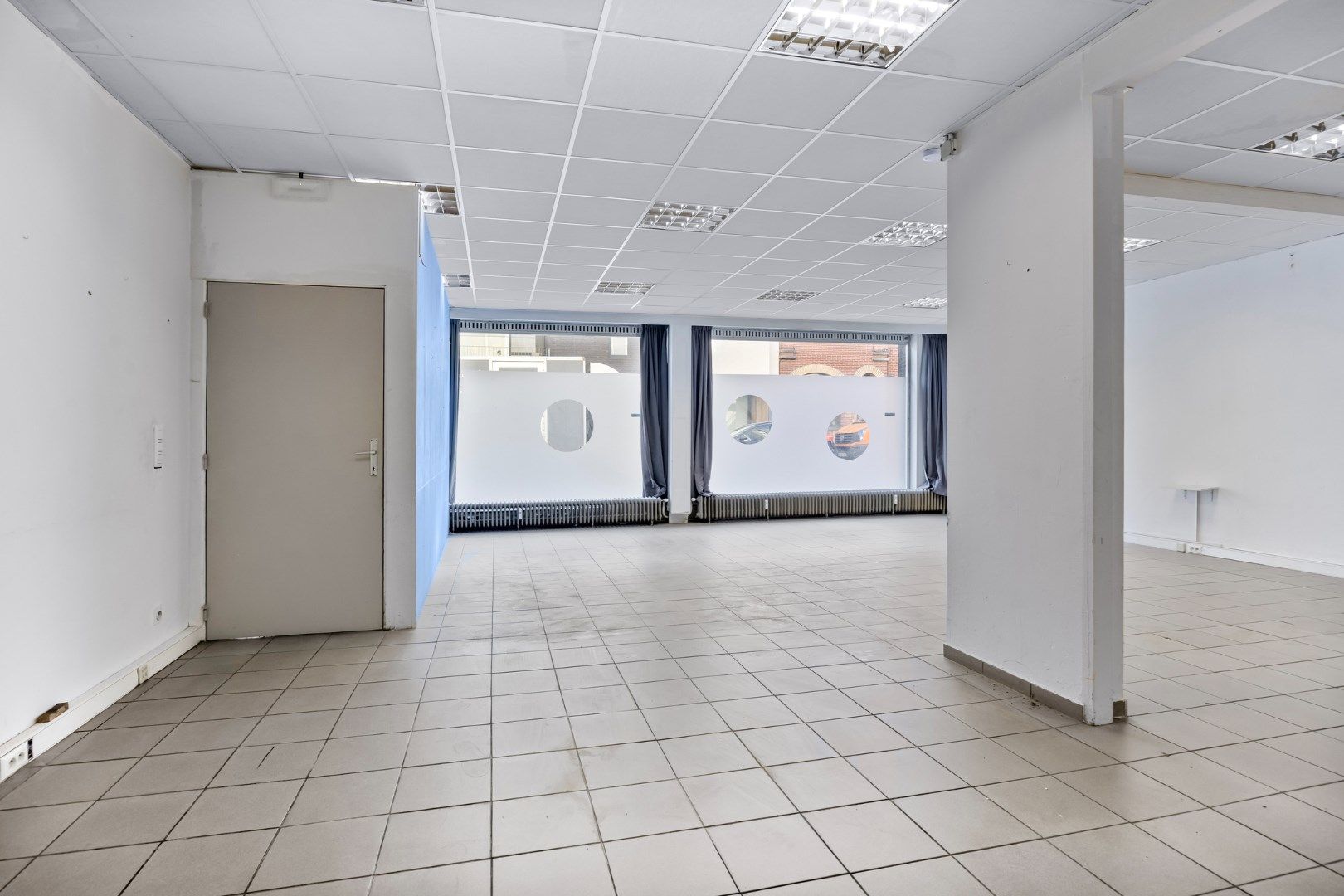 Ruim handelspand te huur in hartje Leuven foto 9
