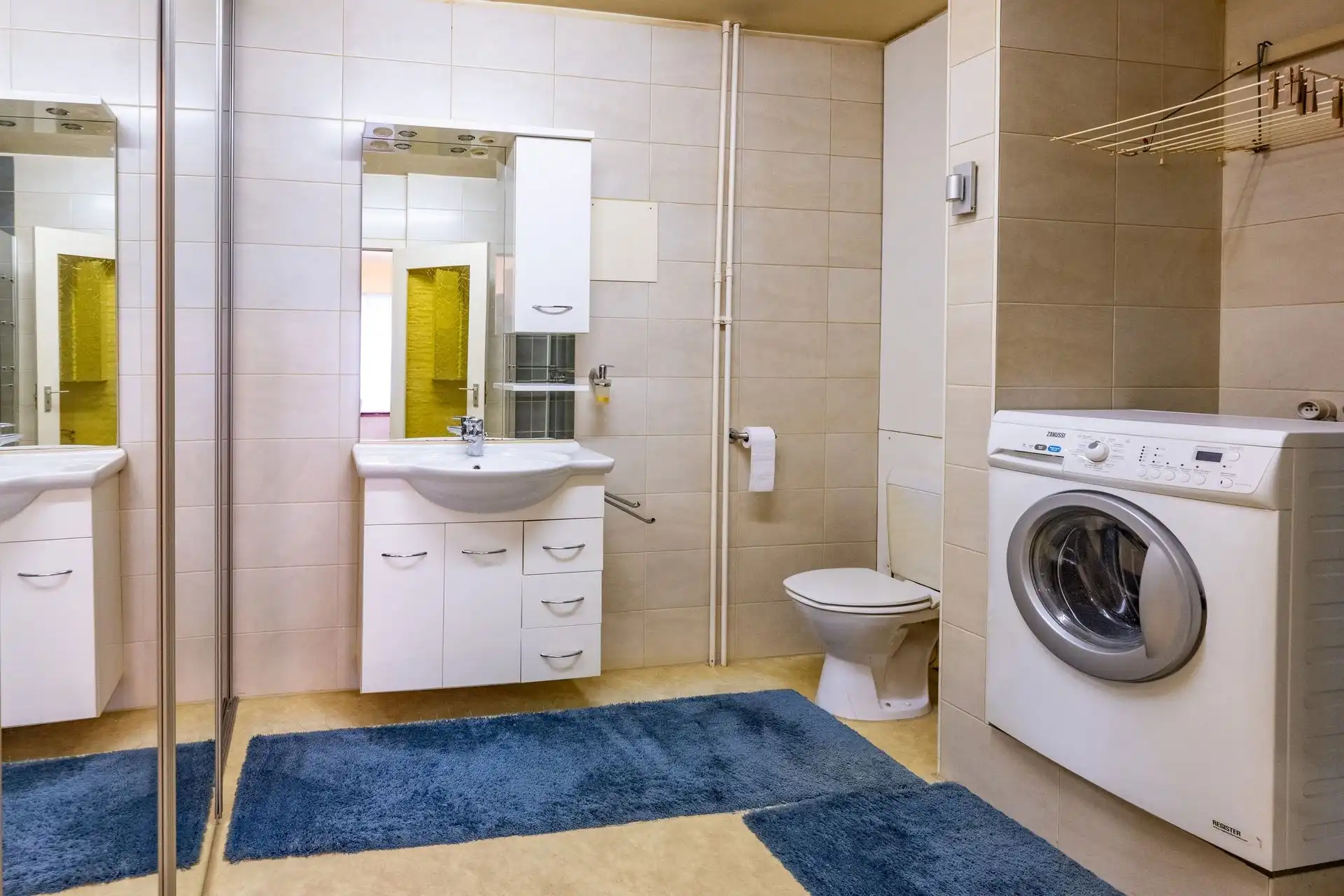 Zeer ruim appartement met drie slaapkamers en twee badkamers foto 12