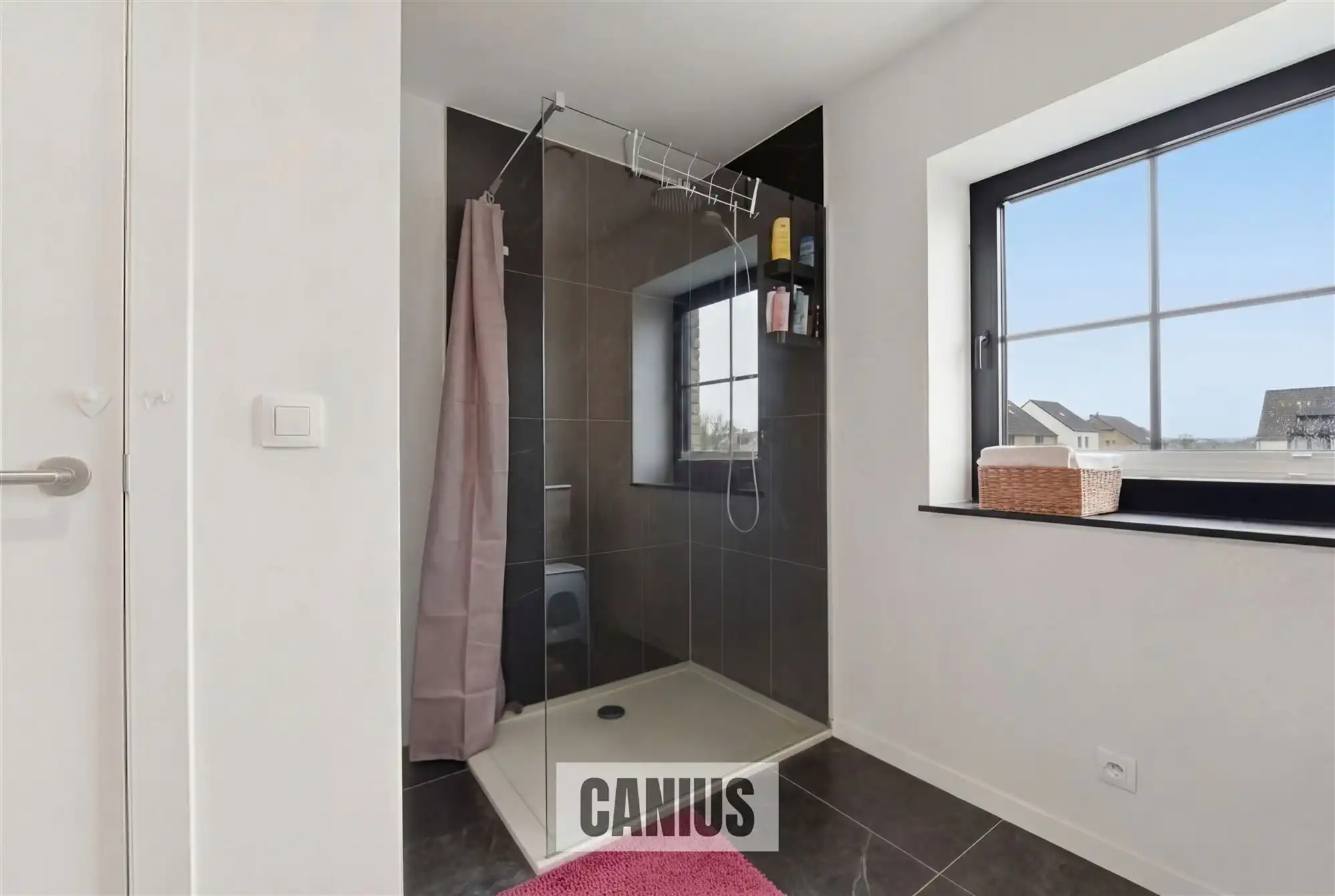 MODERNE WONING MET 3 SLKS & TUIN foto 14