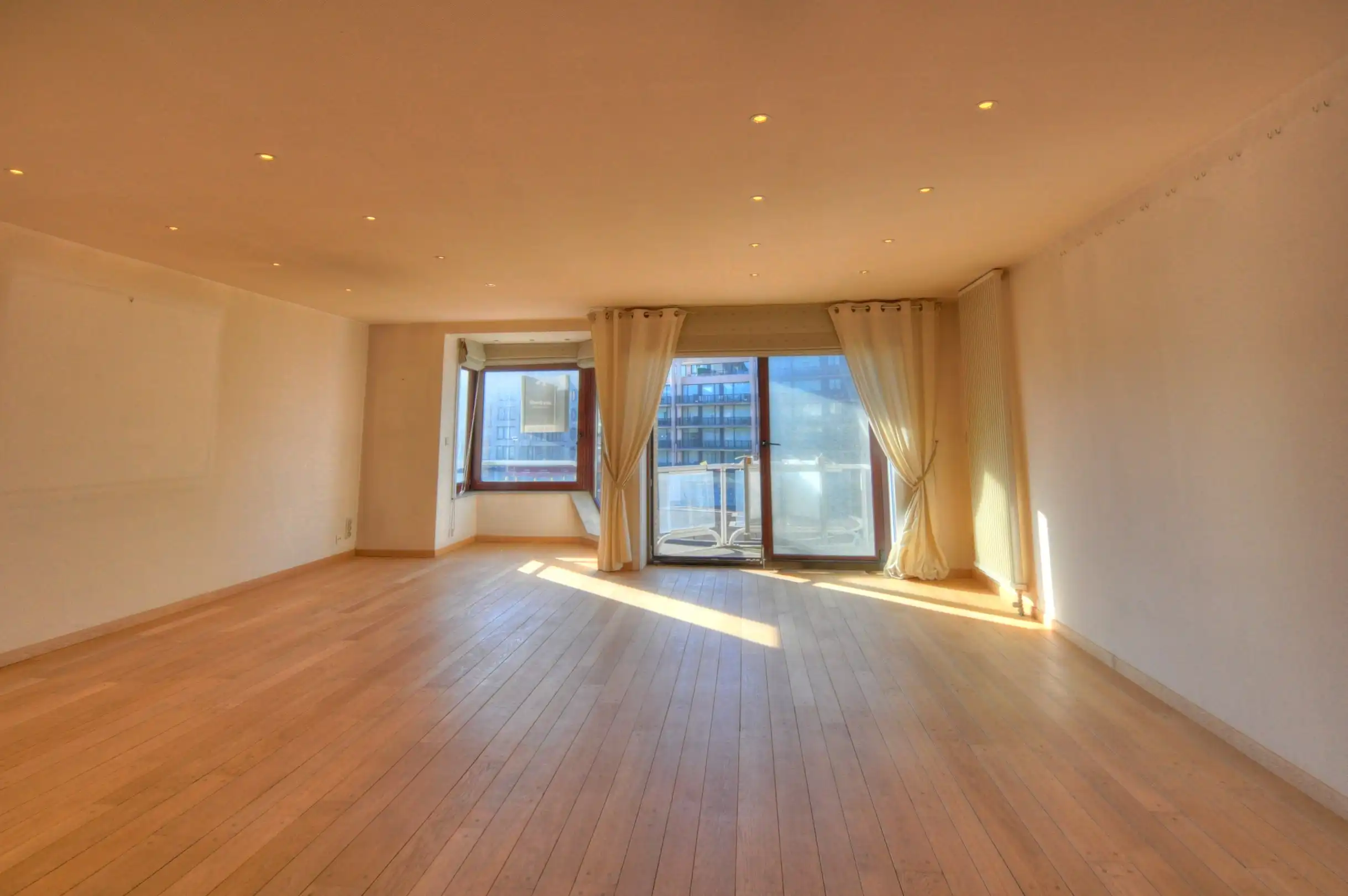 Ruim appartement met zijdelings zeezicht te Knokke foto 3
