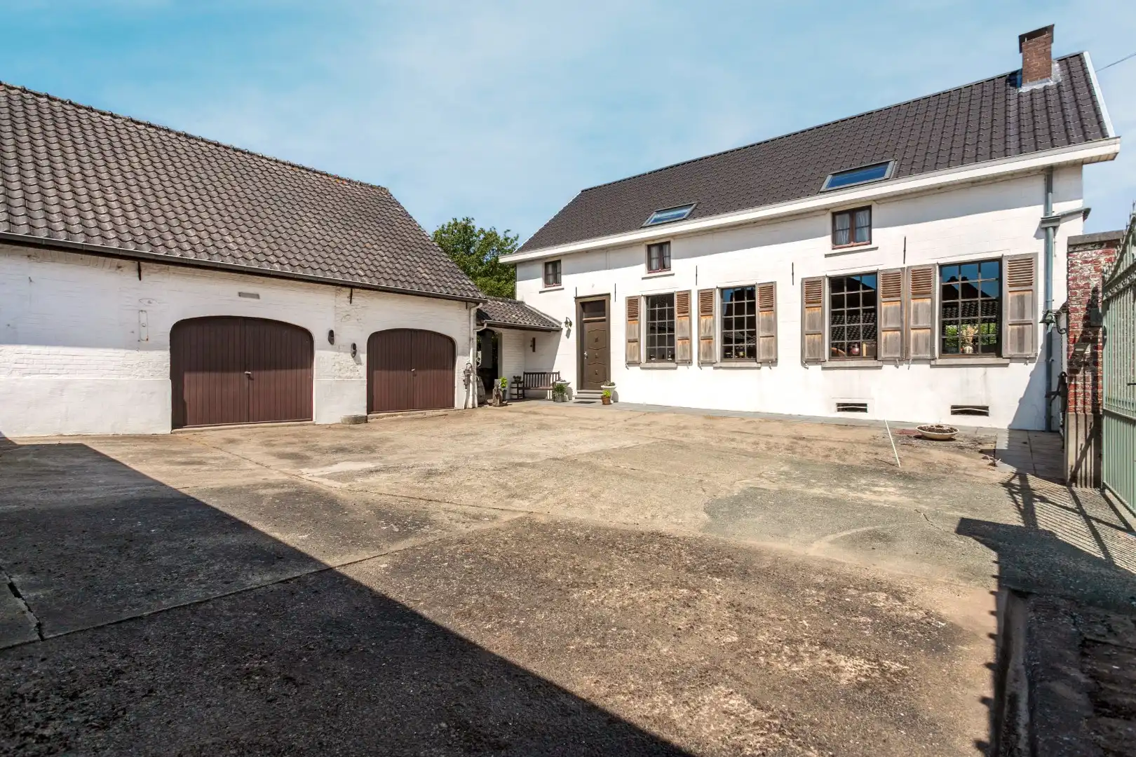 Charmante woning met karaktervolle binnenkoer te Beert foto 2