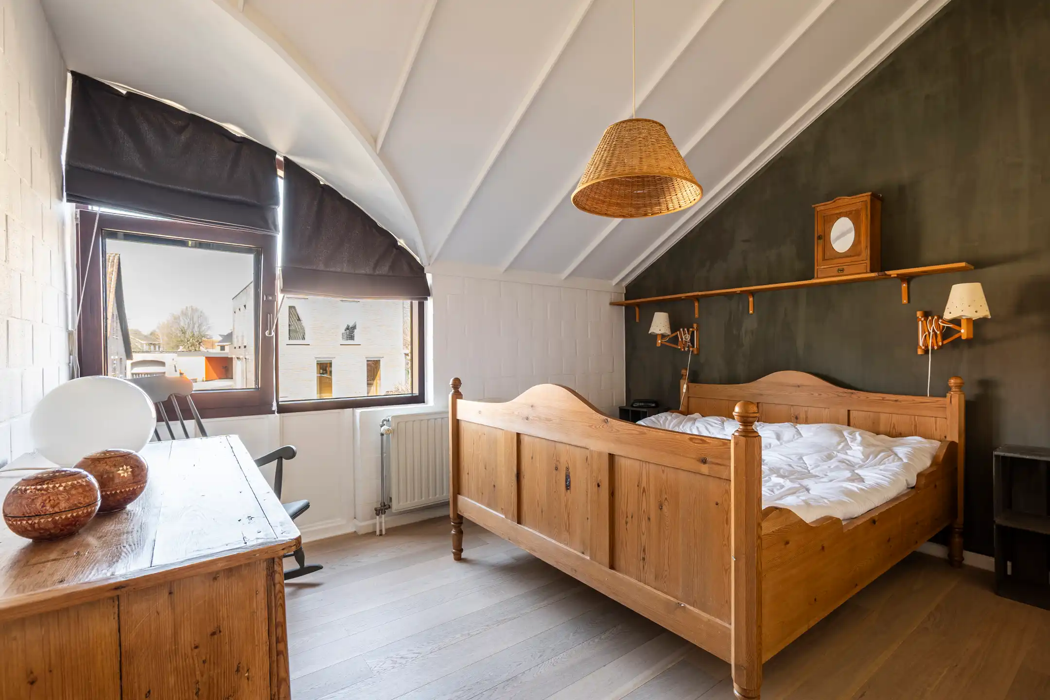 Ruime splitlevel woning, zuidgerichte tuin (ca. 522 m²) foto 27