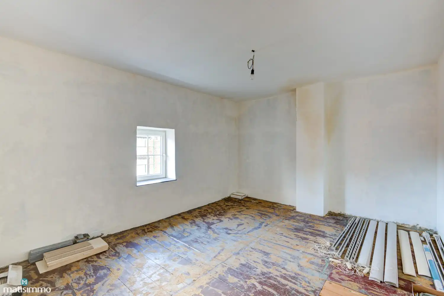 VERDER AF TE WERKEN HOEKWONING MET BINNENKOER EN GARAGE TE MOPERTINGEN foto 22