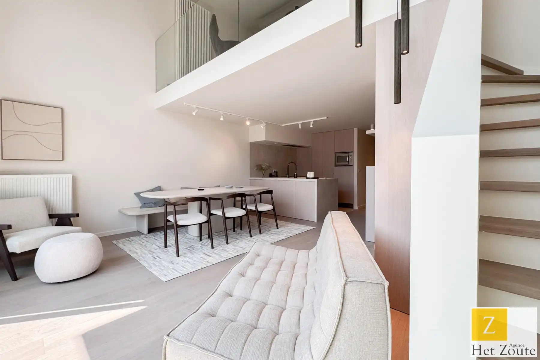 Gerenoveerd duplexappartement met ruim terras foto 5