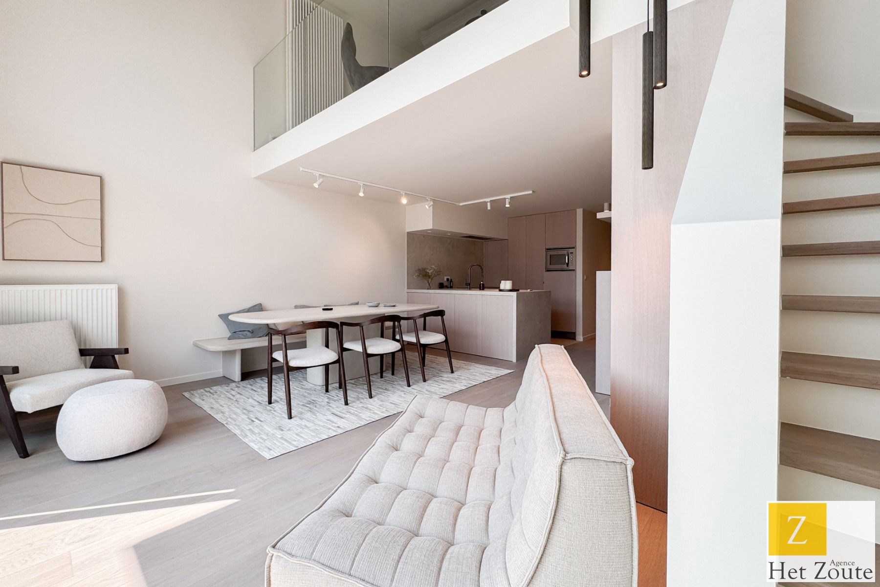 Gerenoveerd duplexappartement met ruim terras foto 5