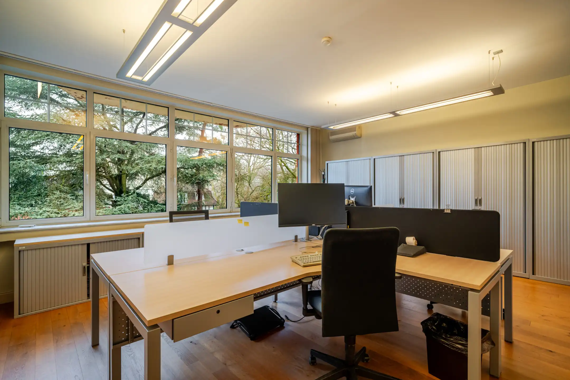 Kantoorgebouw met appartement & parkeerplaatsen  ±535m² foto 12
