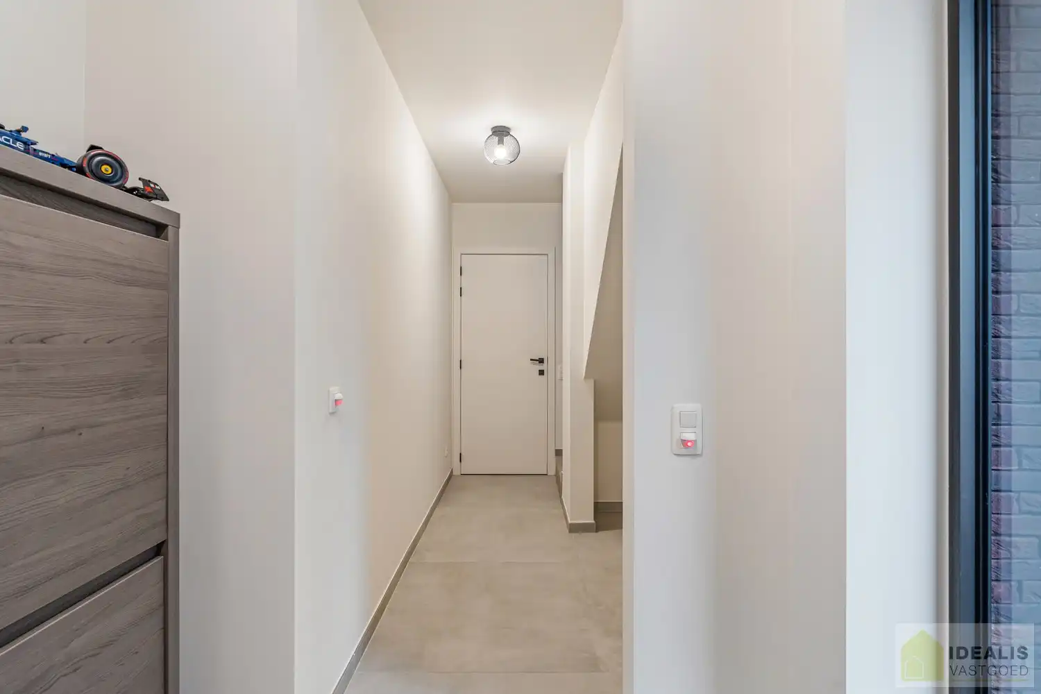 PRACHTIGE NIEUWBOUWWONING (2% REGISTRATIERECHTEN MOGELIJK!) MET EEN HEERLIJK LICHTRIJKE WOONKAMER MET OPEN KEUKEN, RUIME BERGING, BUREEL, 3 SLAAPKAMERS, RUIME DRESSING EN RUIME BADKAMER VOORZIEN VAN ALLE COMFORT! EEN HEERLIJK RUIM HUIS MET EEN NAAR WENS AAN TE LEGGEN TUIN, OP EEN GEGEERDE LOCATIE NABIJ HET CENTRUM VAN PEER! foto 7