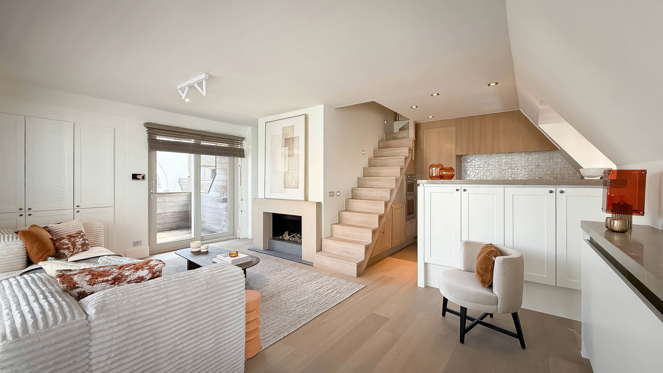 Unieke villa, bestaande uit twee zelfstandige woonentiteiten foto 24