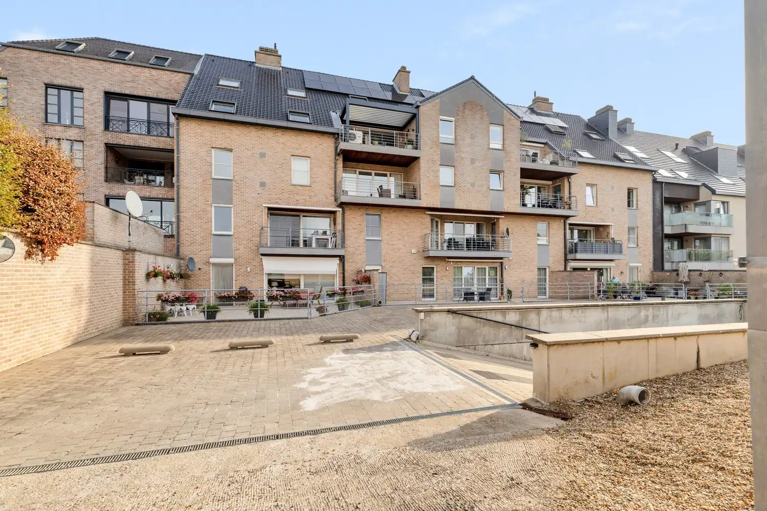 Ruim, licht en zorgeloos wonen in het hart van Lanaken! foto 28