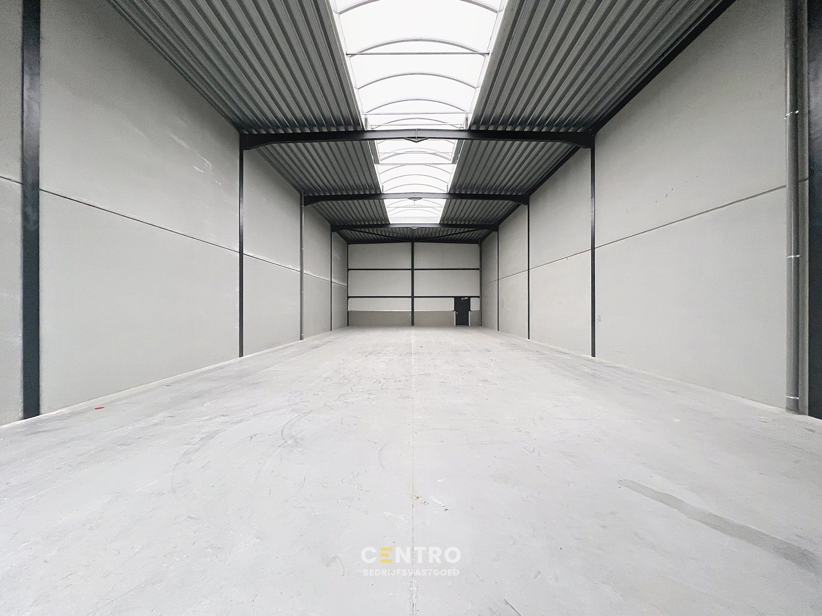 NB-magazijn van ± 275 m² (incl. 2 parkeerplaatsen!) en moderne glaspartij in driehoek TIELT-DEINZE-WAREGEM ! foto 5