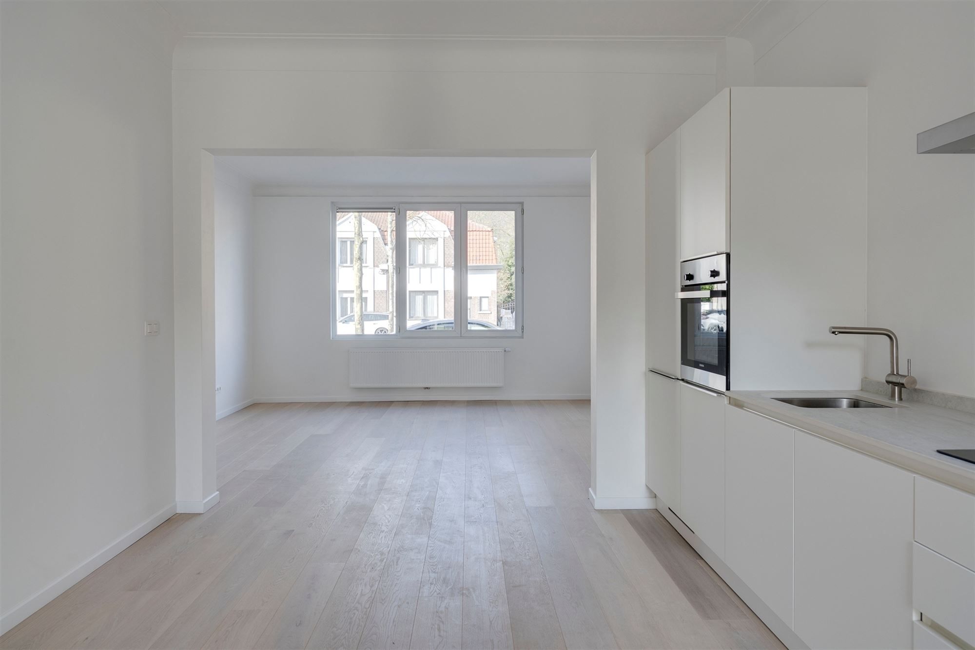 Prachtig gerenoveerd appartement met zuidgerichte tuin foto 5